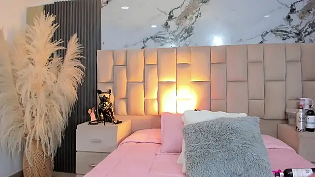 cloesummerr  online show from 03-12-26, 12:55