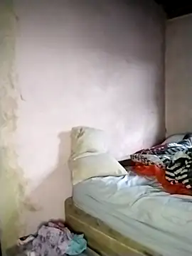 Snapshot of curvyyyyBabe chatting on 12-19-25, 04:30 curvyyyyBabe online show from 12-19-25, 04:30