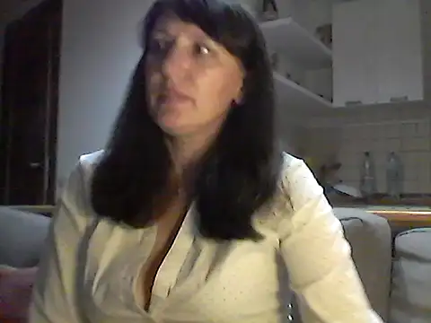 Snapshot of Elena48324 chatting on 09-22-25, 06:10 Elena48324 online show from 09-22-25, 06:10