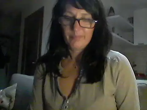Snapshot of Elena48324 chatting on 09-25-25, 05:05 Elena48324 online show from 09-25-25, 05:05