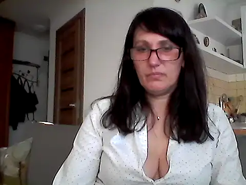 Snapshot of Elena48324 chatting on 04-23-26, 04:53 Elena48324 online show from 04-23-26, 04:53