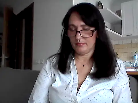 Snapshot of Elena48324 chatting on 05-08-26, 09:47 Elena48324 online show from 05-08-26, 09:47