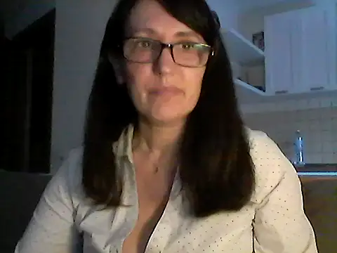 Snapshot of Elena48324 chatting on 05-18-26, 05:19 Elena48324 online show from 05-18-26, 05:19