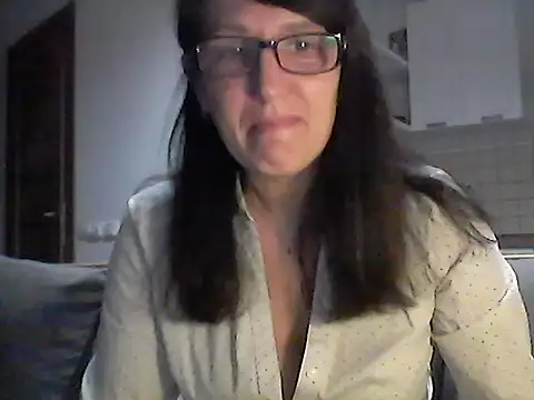 Snapshot of Elena48324 chatting on 05-20-26, 06:03 Elena48324 online show from 05-20-26, 06:03