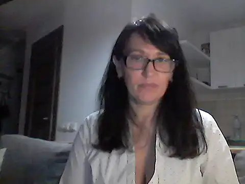 Snapshot of Elena48324 chatting on 05-27-26, 05:21 Elena48324 online show from 05-27-26, 05:21