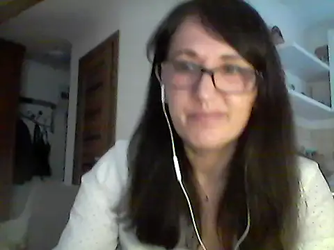 Snapshot of Elena48324 chatting on 06-03-26, 05:29 Elena48324 online show from 06-03-26, 05:29