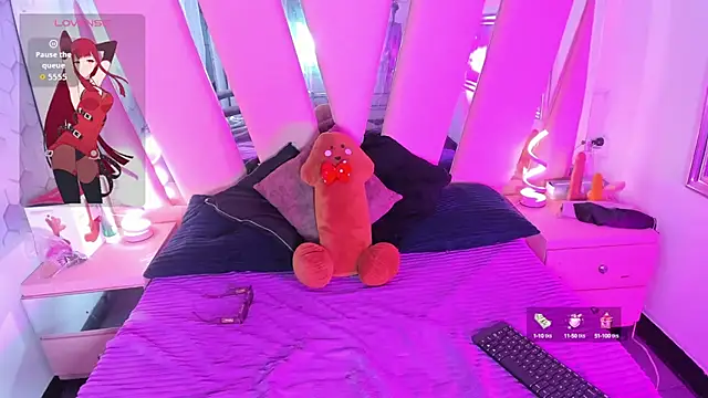 Viiolettlopez online show from 10-15-25, 01:33