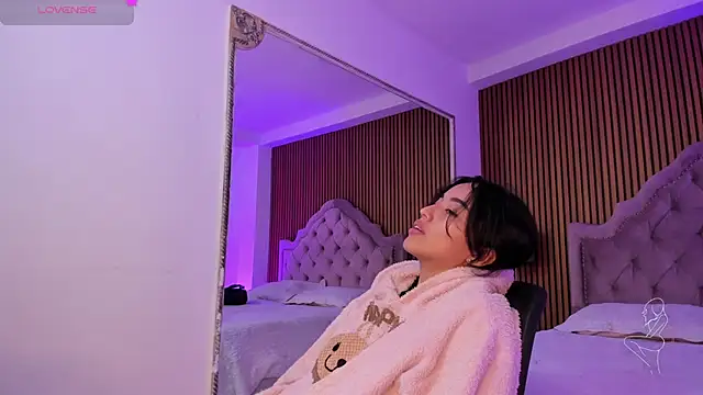 Starbutterflyy  online show from 11-29-25, 04:04