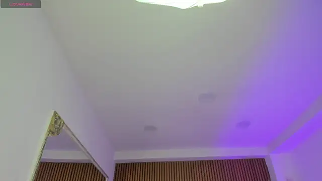 Starbutterflyy  online show from 04-20-26, 05:21