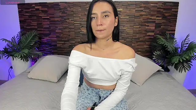 debra win online show from 11-05-25, 03:17