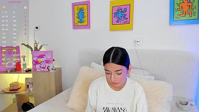 Snapshot of AprilAddams_ chatting on 10-10-25, 09:03 AprilAddams online show from 10-10-25, 09:03