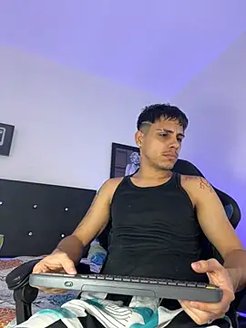 Luke Stone online show from 10-24-25, 04:36