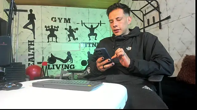 Dustin Sonne online show from 06-12-26, 03:38