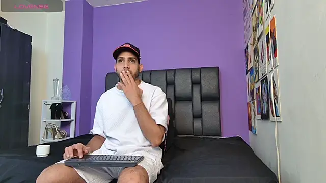 ashtoncooperr online show from 10-12-25, 05:34