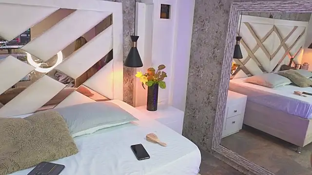 Snapshot of Saara_evans_ chatting on 09-30-25, 08:25 Saara evans online show from 09-30-25, 08:25