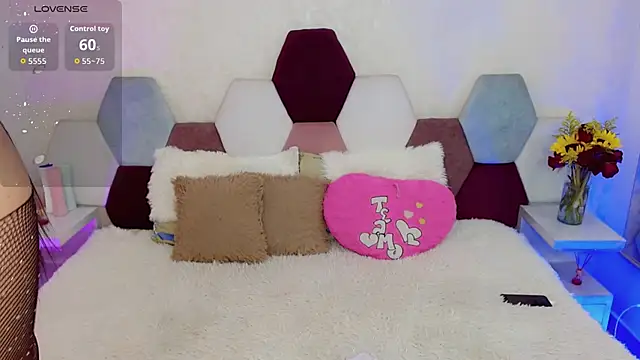 kushina uzumaki75 online show from 11-14-25, 03:49