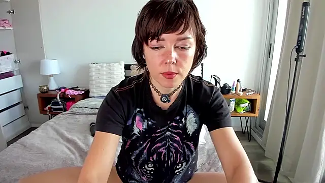 Snapshot of FantasticSonya chatting on 05-04-26, 04:58 FantasticSonya online show from 05-04-26, 04:58