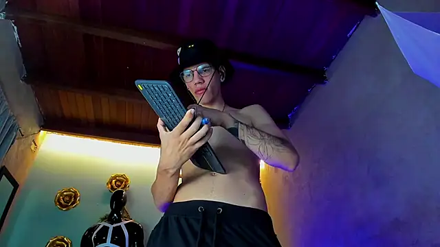 david huge online show from 11-05-25, 01:33