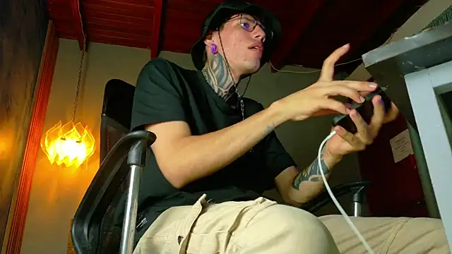 david huge online show from 04-07-26, 03:40