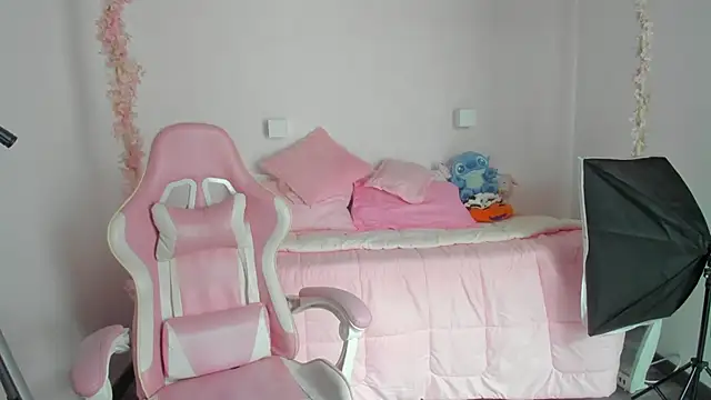 Snapshot of camiicherry chatting on 06-05-26, 07:52 camiicherry online show from 06-05-26, 07:52