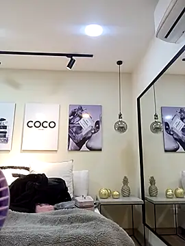 Samantha hotly online show from 10-24-25, 10:44