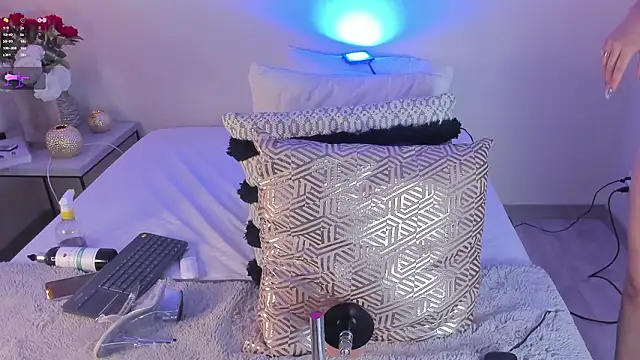 Samantha hotly online show from 02-22-26, 04:05