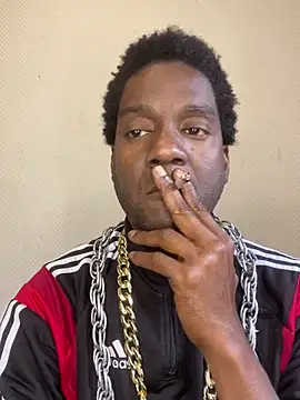 Snapshot of Kingdinyxxx chatting on 09-27-25, 01:49 Kingdinyxxx online show from 09-27-25, 01:49