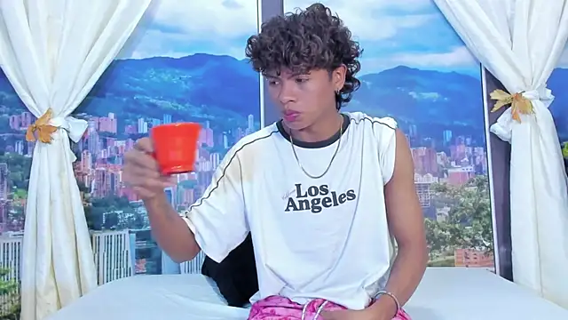 MilthonDelis online show from 11-11-25, 03:06