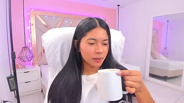 samantaa shy online show from 03-25-26, 11:00