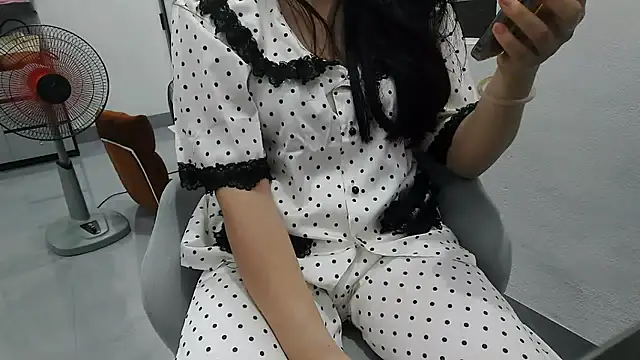 Emachiii online show from 05-10-26, 12:32