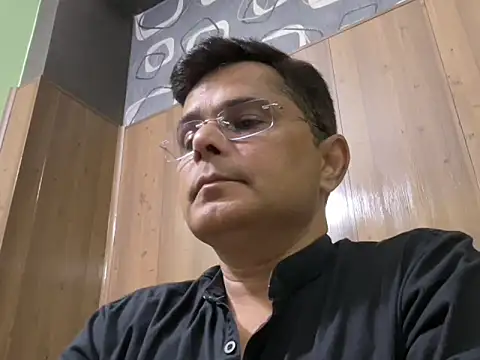 Snapshot of ultimatebooboo chatting on 09-15-25, 06:13 ultimatebooboo online show from 09-15-25, 06:13