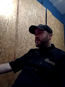 Snapshot of Shingroth chatting on 09-24-25, 01:25 Shingroth online show from 09-24-25, 01:25