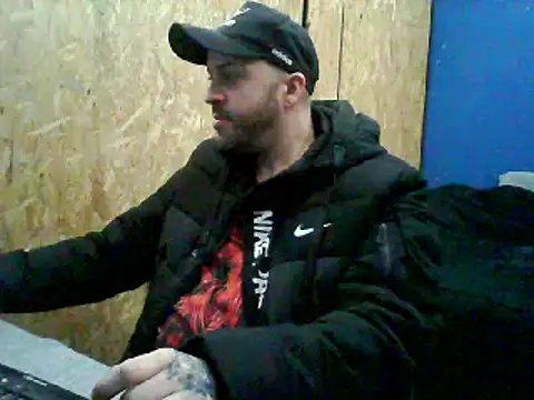 Snapshot of Shingroth chatting on 09-26-25, 01:59 Shingroth online show from 09-26-25, 01:59