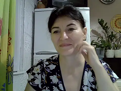 Krystal 82 online show from 10-31-25, 05:14