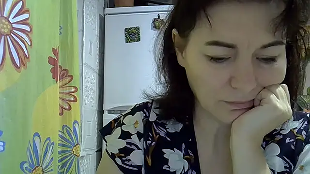 Krystal 82 online show from 11-20-25, 06:46