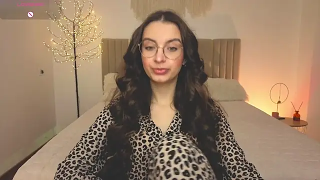 Real cutie1 online show from 04-22-26, 01:01