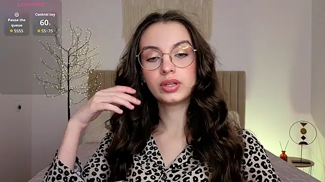 Real cutie1 online show from 06-08-26, 01:11