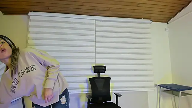 Rachell criss online show from 11-13-25, 03:38