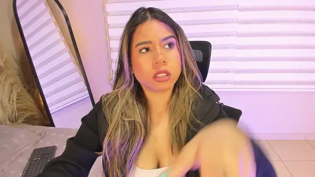 Rachell criss online show from 11-14-25, 04:11