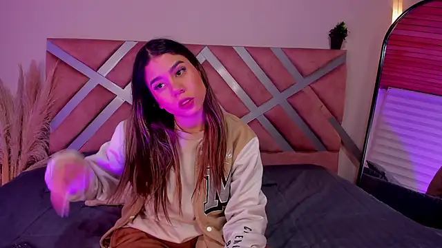 Rachell criss online show from 03-29-26, 04:23