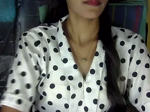 Snapshot of zara_Khan0 chatting on 10-22-25, 03:40 zara Khan0 online show from 10-22-25, 03:40