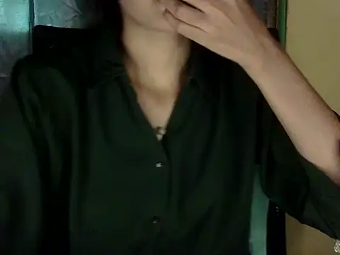 Snapshot of zara_Khan0 chatting on 11-18-25, 05:01 zara Khan0 online show from 11-18-25, 05:01