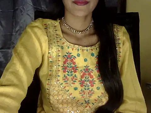 Snapshot of zara_Khan0 chatting on 11-20-25, 01:44 zara Khan0 online show from 11-20-25, 01:44