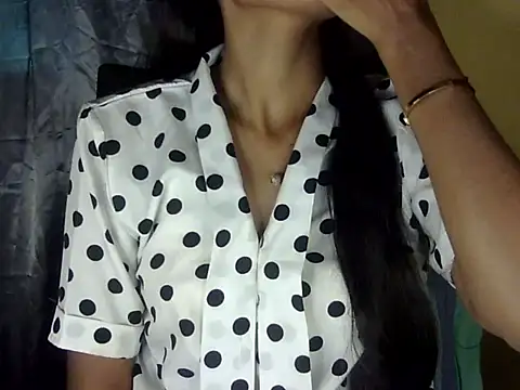 Snapshot of zara_Khan0 chatting on 11-30-25, 02:15 zara Khan0 online show from 11-30-25, 02:15