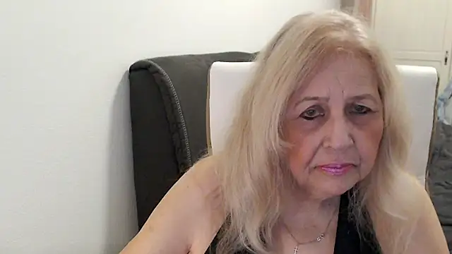 SusiLifeXXX online show from 05-06-26, 07:30