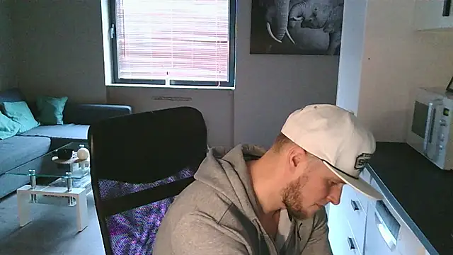 Snapshot of Dartanjanas13 chatting on 10-05-25, 10:57 Dartanjanas13 online show from 10-05-25, 10:57