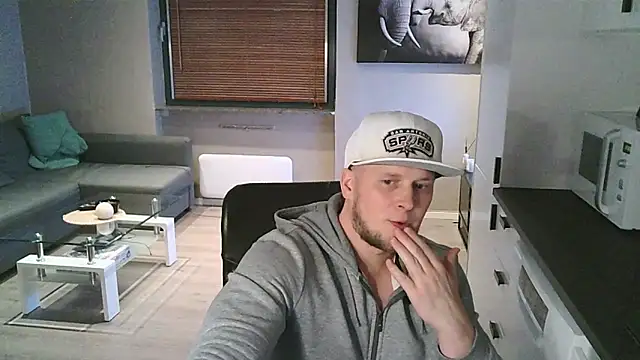 Dartanjanas13 online show from 11-13-25, 07:57