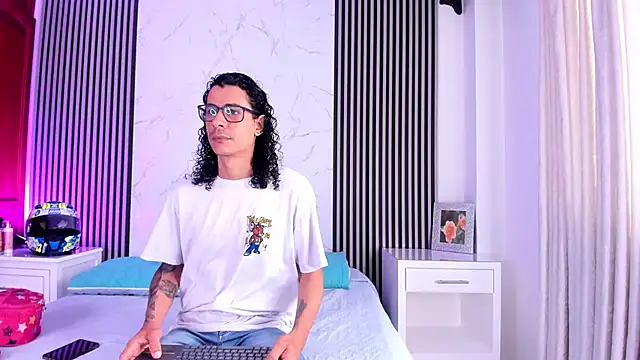 JackAndRosse  online show from 10-19-25, 01:56