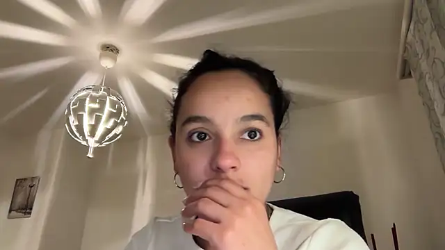 Maia Park online show from 04-11-26, 08:57