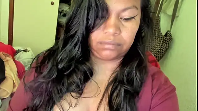 ebonylouissexyhot online show from 09-15-25, 08:20